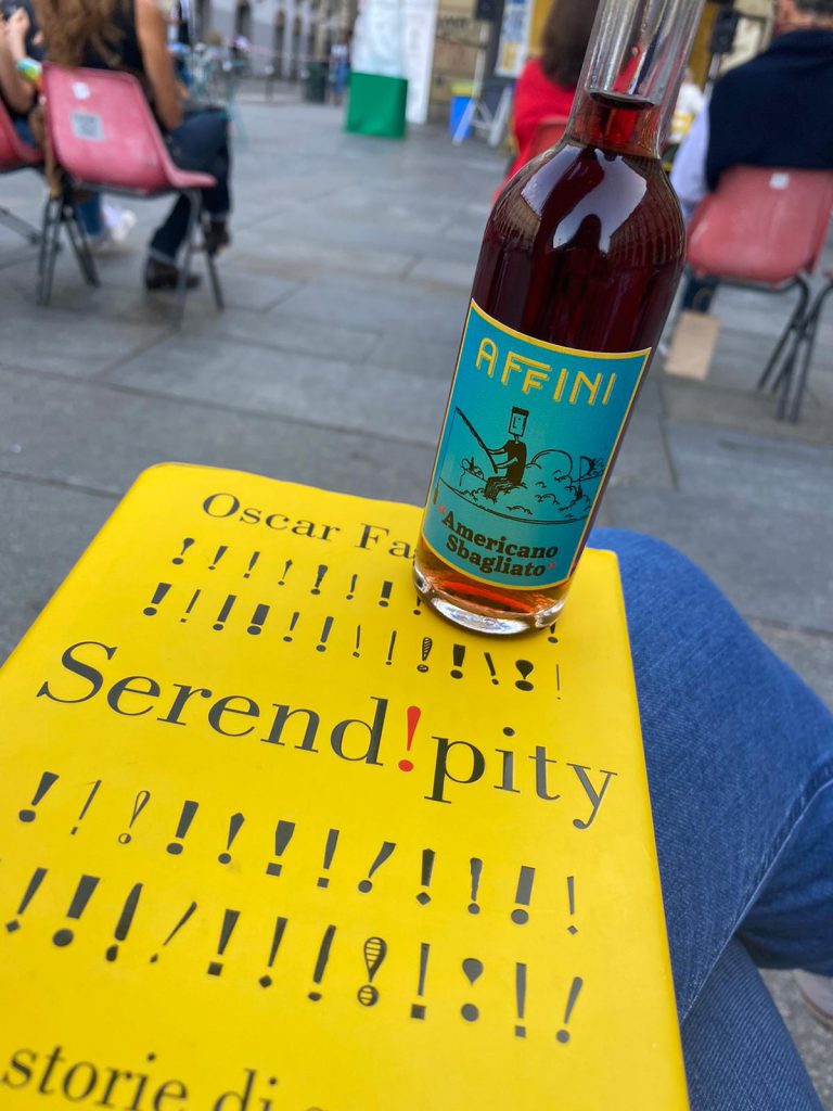 Il libro di Oscar Farinetti, Serend!pity – 50 storie di successi nati per caso (Slow Food Editore) e l'Americano Sbagliato di Affini